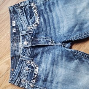 Miss Me signature crop capri jean